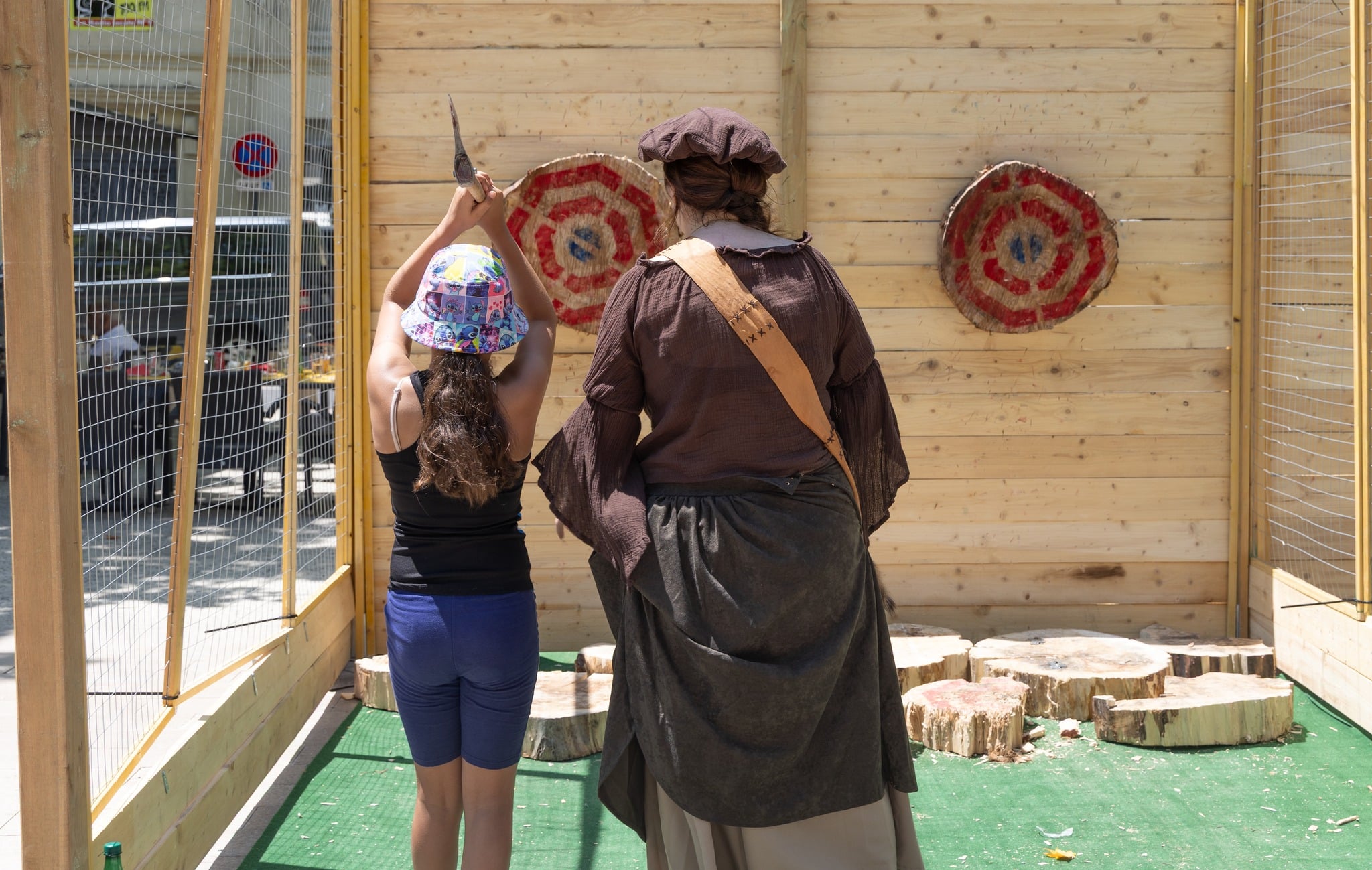 Participants lancer de hache animation team building Montpellier